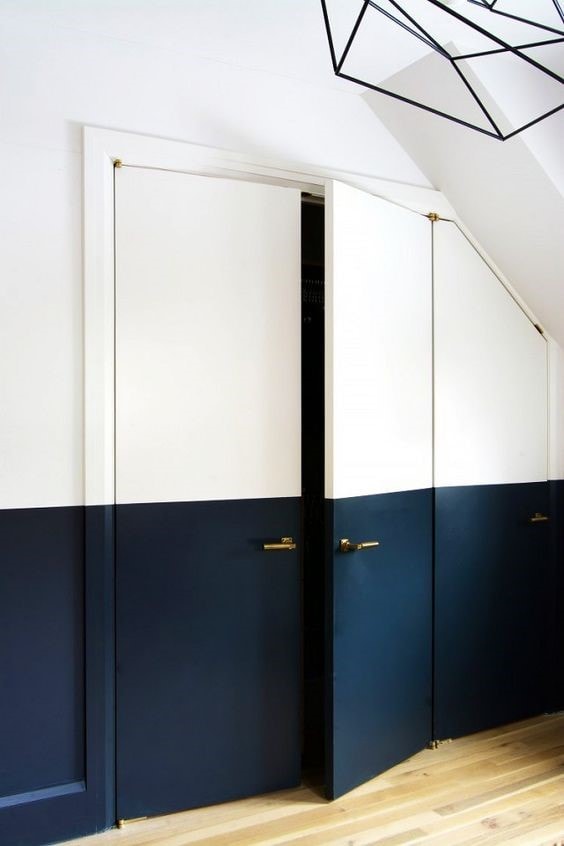 Pintu minimalis dua warna