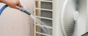pembersihan unit outdoor AC agar AC lebih awet dan tahan lama