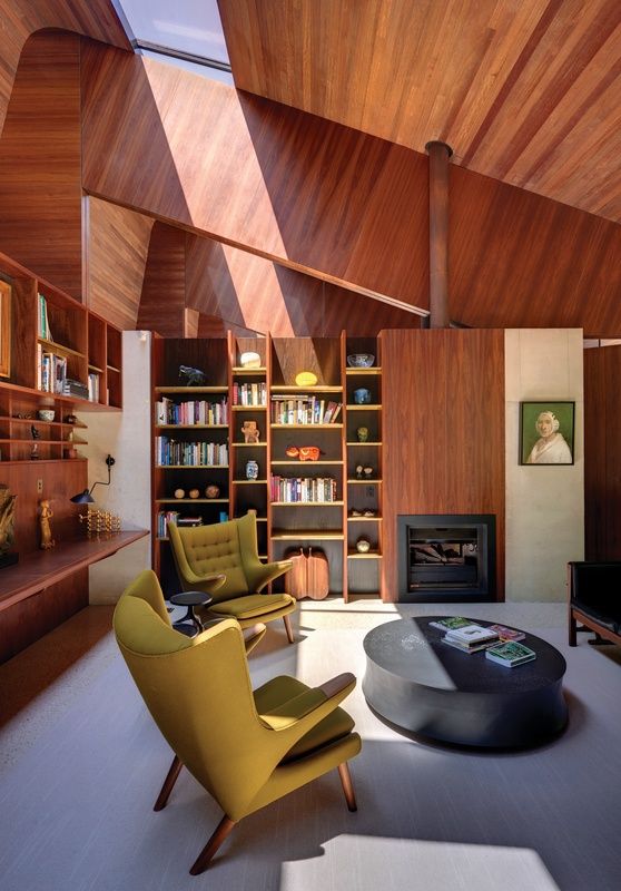 rumah dengan interior kayu modern