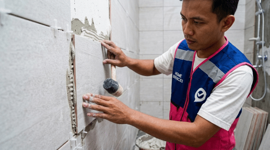 pemasangan keramik dinding kamar mandi
